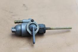 1973 HONDA CB450 K6 (#391) FUEL GAS TANK PETCOCK SHUT ON OFF VALVE