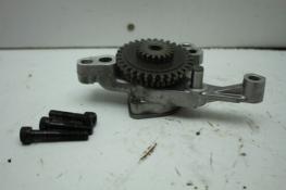 1977 YAMAHA XS360-2D (#413) ENGINE MOTOR OIL PUMP