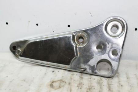 1981 SUZUKI GS550 GS550L (#106) RIGHT REAR FOOT REST PEG STEP MOUNT