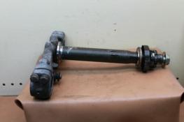 1982 YAMAHA XV920 VIRAGO (#171) TRIPLE TREE STEERING STEM FORK CLAMP