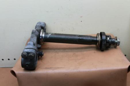 1982 YAMAHA XV920 VIRAGO (#171) TRIPLE TREE STEERING STEM FORK CLAMP