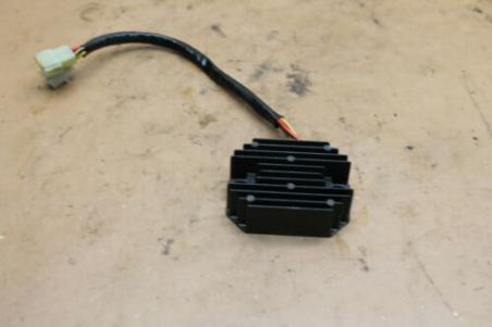 1994 SUZUKI GS500 (#202) VOLTAGE REGULATOR RECTIFIER