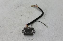 1982 SUZUKI GS550 (#207) VOLTAGE REGULATOR RECTIFIER