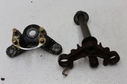1972 HONDA CB175 (#323) TRIPLE TREE STEERING STEM FORK CLAMP