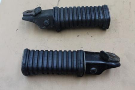 1980 YAMAHA XS400 SPECIAL (#314) LEFT RIGHT REAR FOOT REST PEG STEP PAIR SET