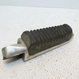 89-06 SUZUKI KATANA 750 RIGHT FRONT FOOT REST PEG STEP 43510-20C00 (TOSF46)