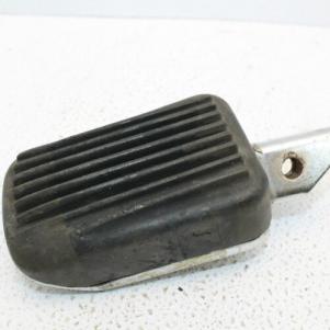 SUZUKI GS550L 1983 -1985 1986 RIGHT FRONT FOOT REST PEG STEP (TOSF77)