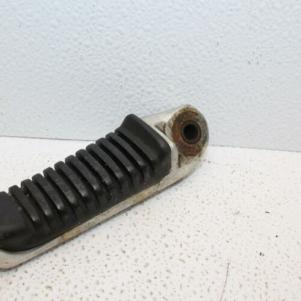 1983 SUZUKI GS650M RIGHT REAR FOOT REST PEG STEP 43601-34310 (TOSF85)