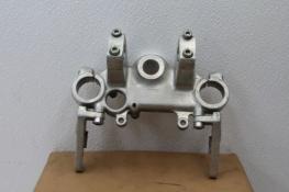 1985 HONDA VF500 V30 MAGNA (#311) UPPER TRIPLE TREE CLAMP TOP MOUNT