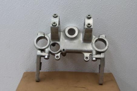 1985 HONDA VF500 V30 MAGNA (#311) UPPER TRIPLE TREE CLAMP TOP MOUNT