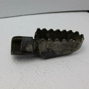 1988-1990 YAMAHA XT350 LEFT FRONT FOOT REST PEG STEP (TOYF273)
