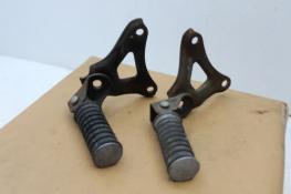 1977 YAMAHA XS360_2D XS360 (#315) LEFT RIGHT REAR FOOT REST PEG STEP PAIR