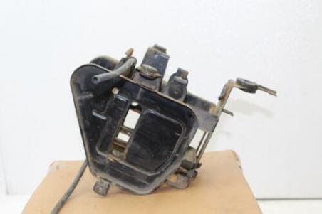 1977 YAMAHA XS360_2D XS360 (#315) BATTERY TRAY BOX HOLDER