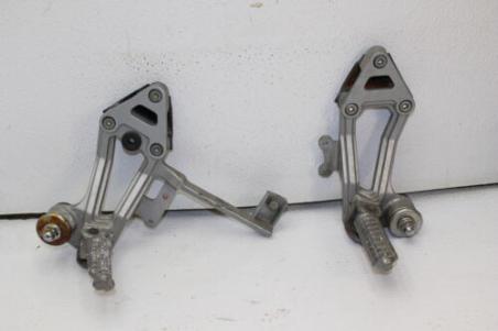 1987 KAWASAKI NINJA ZX750 (#299) LEFT RIGHT REAR FOOT REST PEG STEP WITH MOUNTS