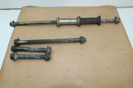 1995 YAMAHA FZR600 (#309) MOTOR MOUNT BOLTS BRACKET