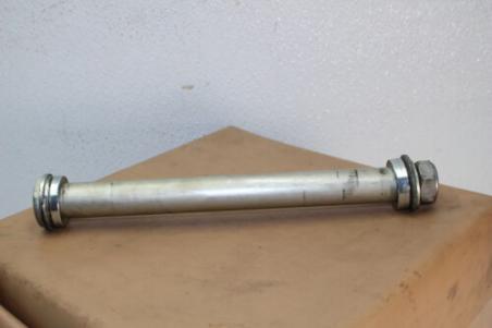 2007 YAMAHA FZ600 (#346) REAR AXLE BACK WHEEL RIM PIVOT BOLT AXEL