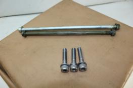 2007 YAMAHA FZ600 (#346) MOTOR MOUNT BOLTS 