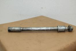 1982 KAWASAKI SPECTRE KZ1100 (#343) FRONT AXLE FRONT WHEEL RIM PIVOT BOLT AXEL