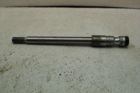 1984 HONDA VF1100 MAGNA (#367) FRONT AXLE FRONT WHEEL RIM PIVOT BOLT AXEL