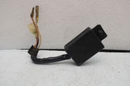 1980-1983 KAWASAKI 550 LTD KZ550C FUSE BOX FUSE PANEL (KB34)