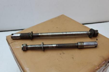 1982 YAMAHA VIRAGO XV920 (#308) FRONT AXLE REAR AXLE WHEEL RIM BOLT TIRE