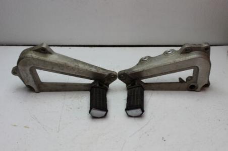 1982 YAMAHA VIRAGO XV920 (#308) LEFT RIGHT REAR FOOT REST PEG STEP WITH MOUNT