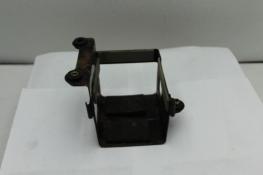 1982 SUZUKI GS450T GS450 (#395) BATTERY BOX TRAY HOLDER