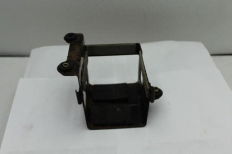 1982 SUZUKI GS450T GS450 (#395) BATTERY BOX TRAY HOLDER