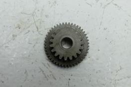 1982 SUZUKI GS450T GS450 (#395) STARTER MOTOR GEAR SPROCKET IDLER GEAR