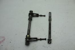 1982 YAMAHA XJ550 MAXIM (#396) FRONT REAR AXLE W/ REAR AXLE ADJUSTERS