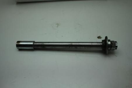 1980 YAMAHA XS1100 (#400) FRONT AXLE FRONT WHEEL RIM PIVOT BOLT AXEL