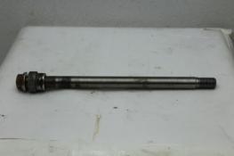 1985 YAMAHA XV700 VIRAGO (#402) FRONT AXLE FRONT WHEEL RIM PIVOT BOLT AXEL