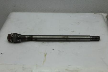 1985 YAMAHA XV700 VIRAGO (#402) FRONT AXLE FRONT WHEEL RIM PIVOT BOLT AXEL