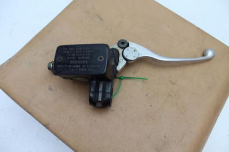 1996 SUZUKI GSX600 KATANA (#403) FRONT BRAKE MASTER CYLINDER
