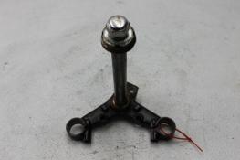1981 HONDA CM200T CM200 TWINSTAR (#235) TRIPLE TREE STEERING STEM FORK CLAMP