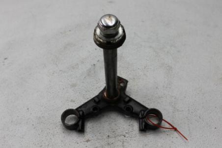 1981 HONDA CM200T CM200 TWINSTAR (#235) TRIPLE TREE STEERING STEM FORK CLAMP