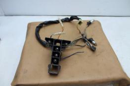 1978 SUZUKI GS750 GAUGE METER INDICATOR PILOT BOX WIRE SOCKET (SBB)