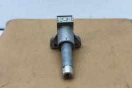  1983 KAWASAKI KZ1100 SHAFT (#408) MAIN STAND LOCK * NO KEY* 
