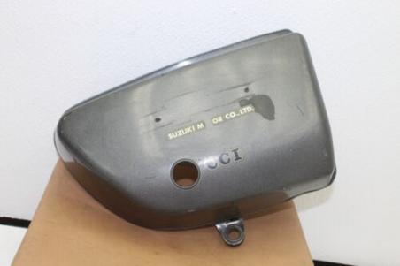 1975 SUZUKI GT750 RIGHT SIDE COVER FRAME PANEL (STPU56)