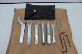 1993 SUZUKI GSX600 KATANA (#418)  TOOLS OWNERS TOOL BAG KIT SET