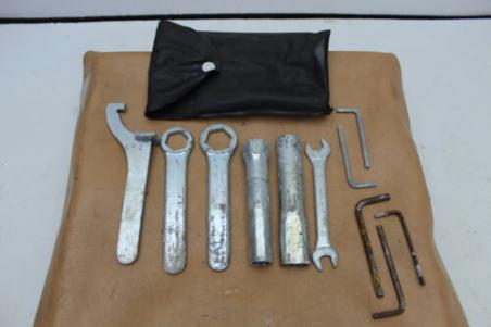 1993 SUZUKI GSX600 KATANA (#418)  TOOLS OWNERS TOOL BAG KIT SET